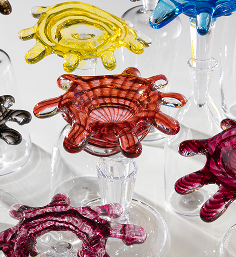 Kazuki Takizawa,Stopper Driven (detail), 2020. Blown glass and water, 3’ x 5’ x 7’. Image courtesy of the artist and Craft Contemporary. Photo: Robert Wedemeyer.