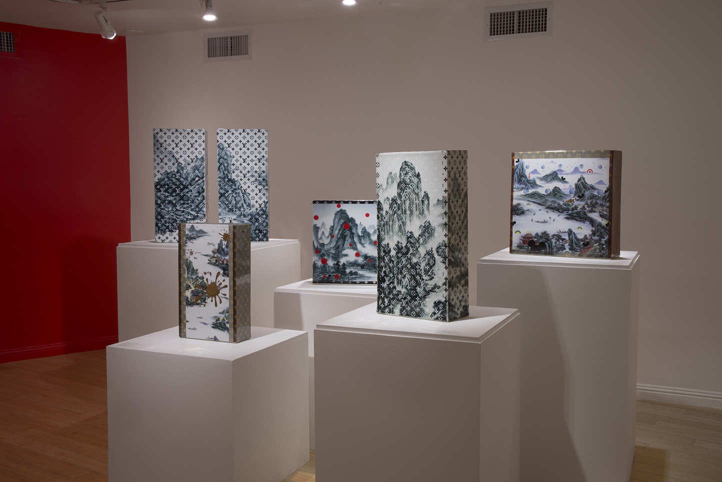 Made in China: New Ceramic Works by Keiko Fukazawa, installation view, 2016.