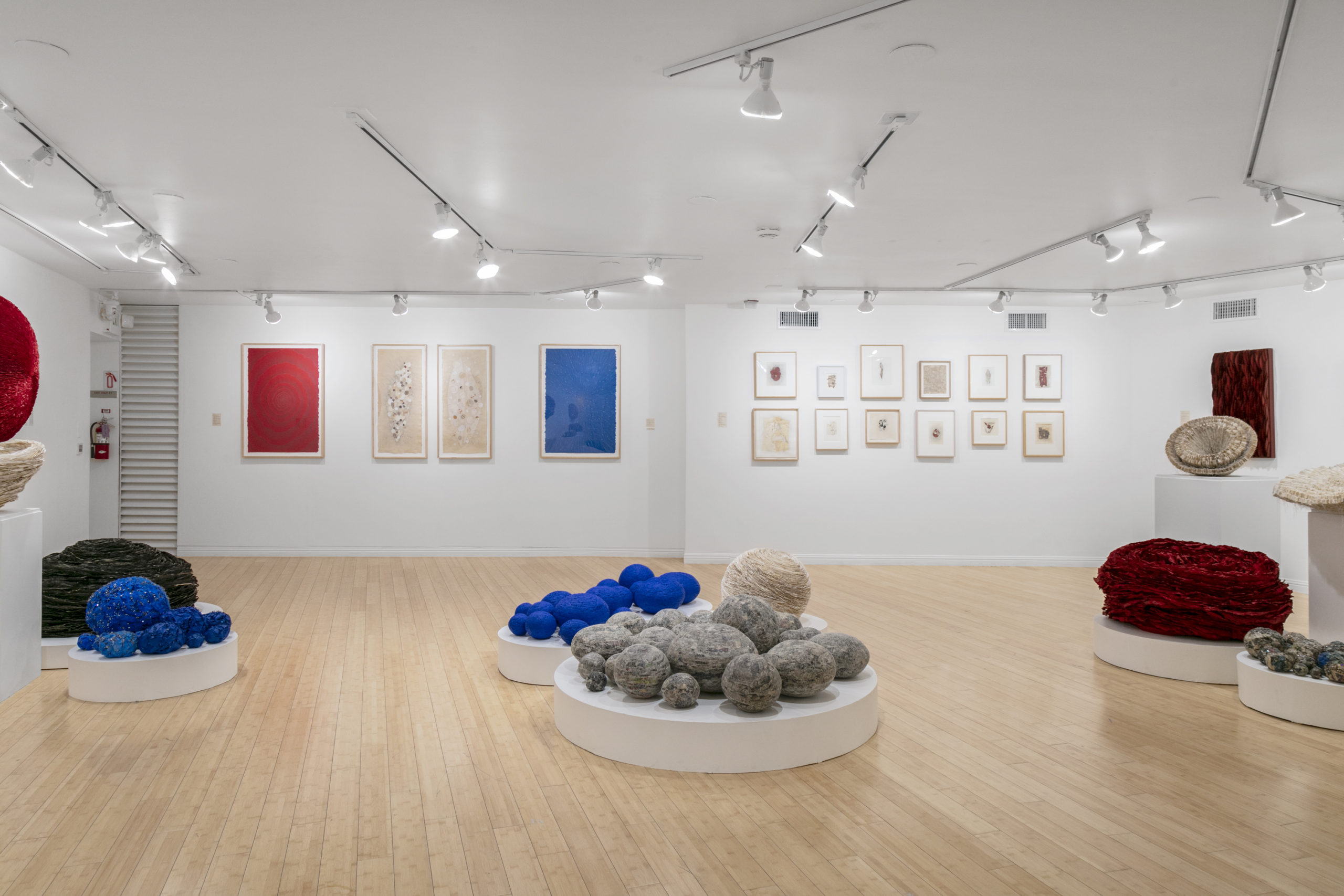 Finding The Center: Works by Echiko Ohira, installation view, 2019.